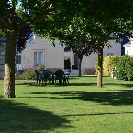 Les Chambres D Hotes Du Lavoir Restigné Esterno foto