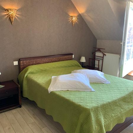 Les Chambres D Hotes Du Lavoir Restigné Esterno foto