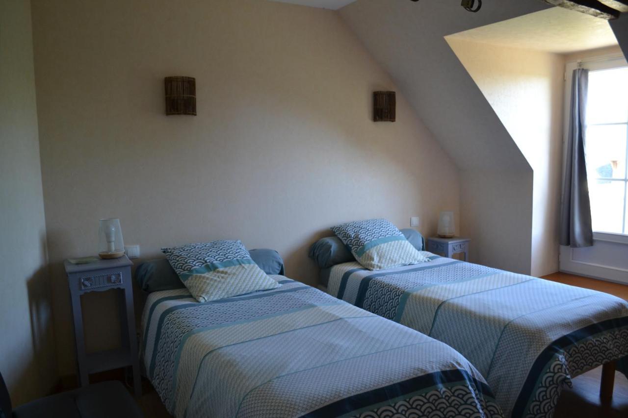 Les Chambres D Hotes Du Lavoir Restigné Esterno foto