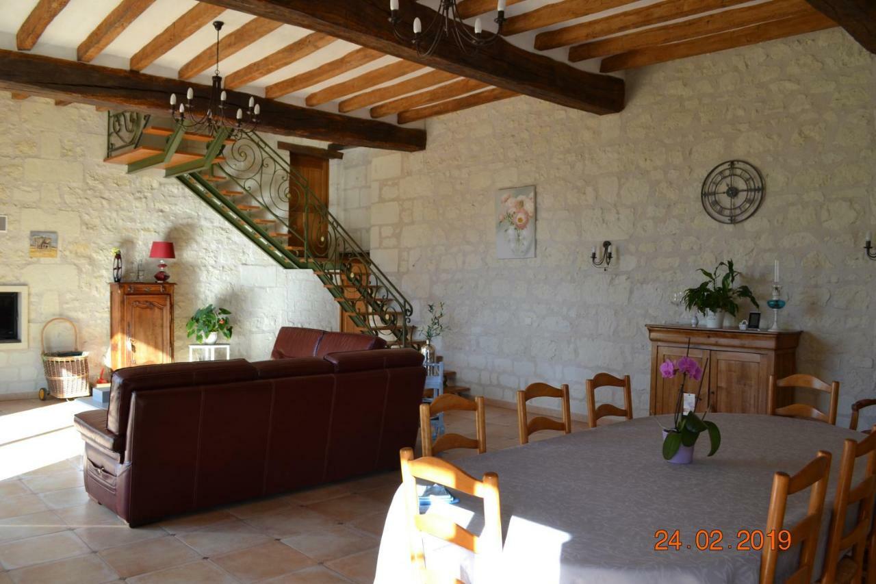 Les Chambres D Hotes Du Lavoir Restigné Esterno foto